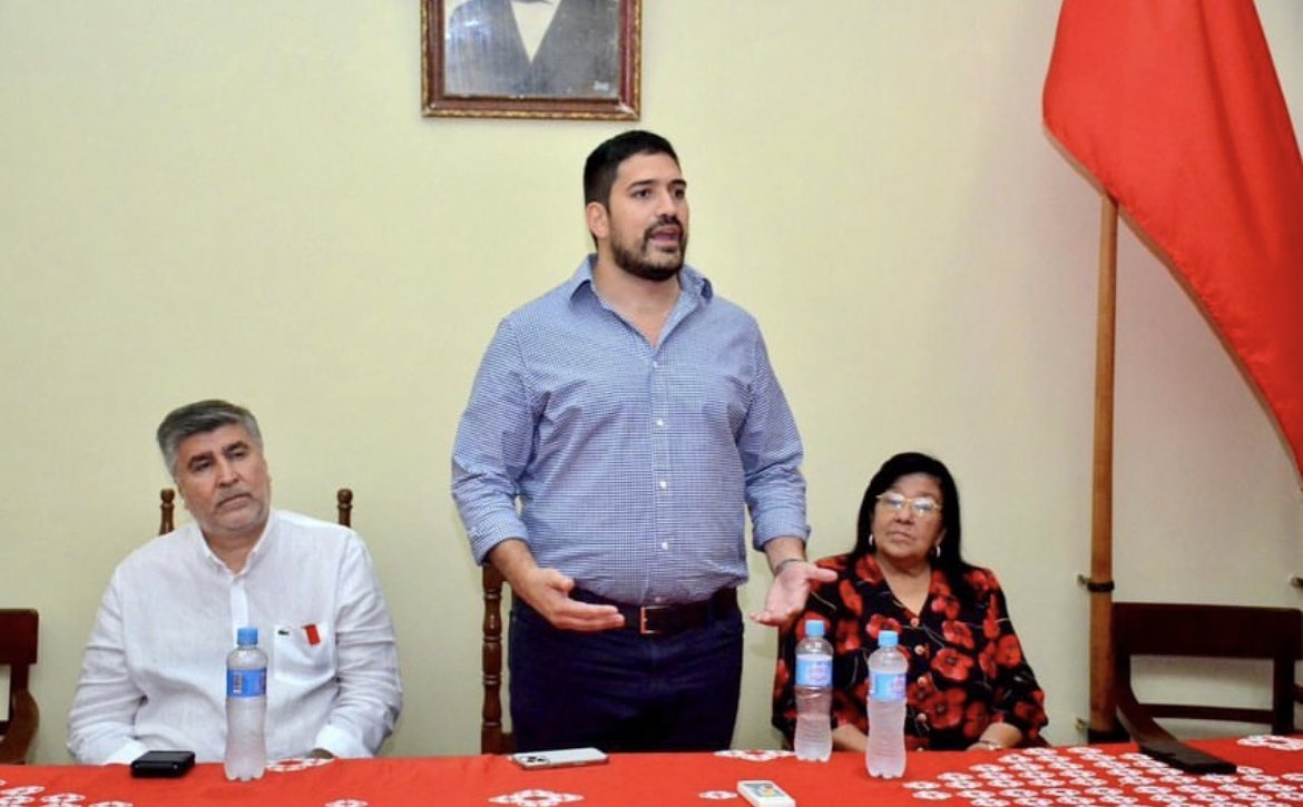 EspinolaEspnol1's tweet photo. Reunión dirigencial con la poderosa secc número 3 gracias a su pte @ingduartedure y a nuestra eterna madre Guazu Mami Roa @SantiPenap https://t.co/erdepfve6B