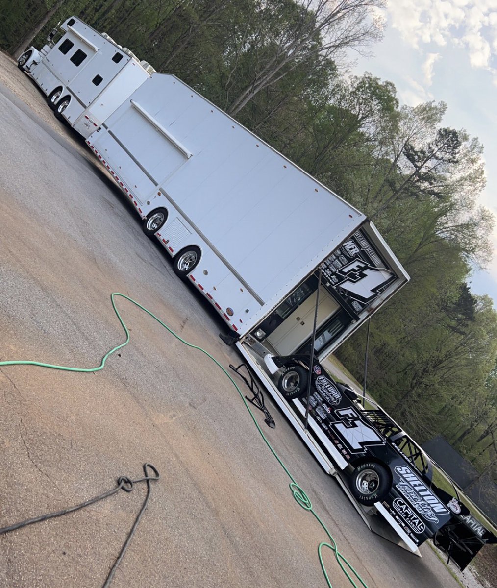 PaytonFreemanF1's tweet photo. Loading the F1 in the box!  Headed to @AllTechRaceway in the morning for Friday’s @DIRTcarRacing @HuntTheFront Super Dirt Series race. https://t.co/mxdzx8hMeX