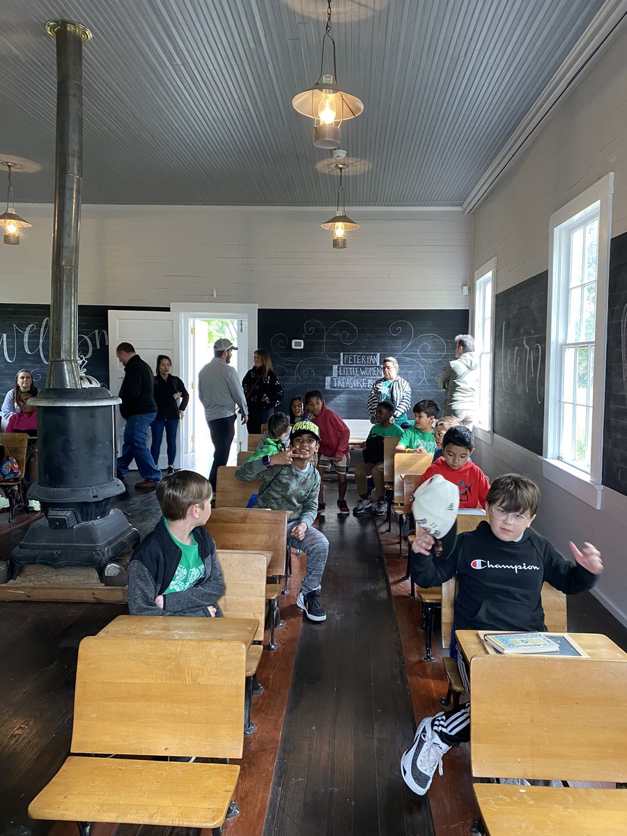 ganttb2015's tweet photo. So much fun at Farmers Branch Historical Park with 3rd grade @HomesteadES https://t.co/4UJvZuaFyY