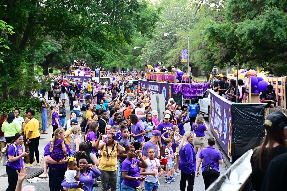 LSUwbkb's tweet photo. Parades in Louisiana just hit different https://t.co/ITYxciQgG6