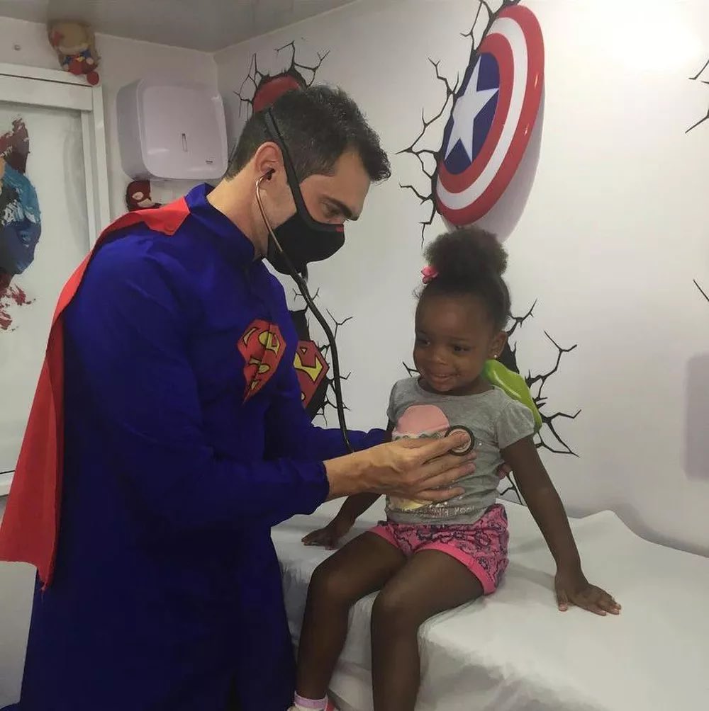 MELdicina's tweet image. Quando eu entrar na faculdade e falar que curso medicina é assim que quero que as pessoas me imaginem