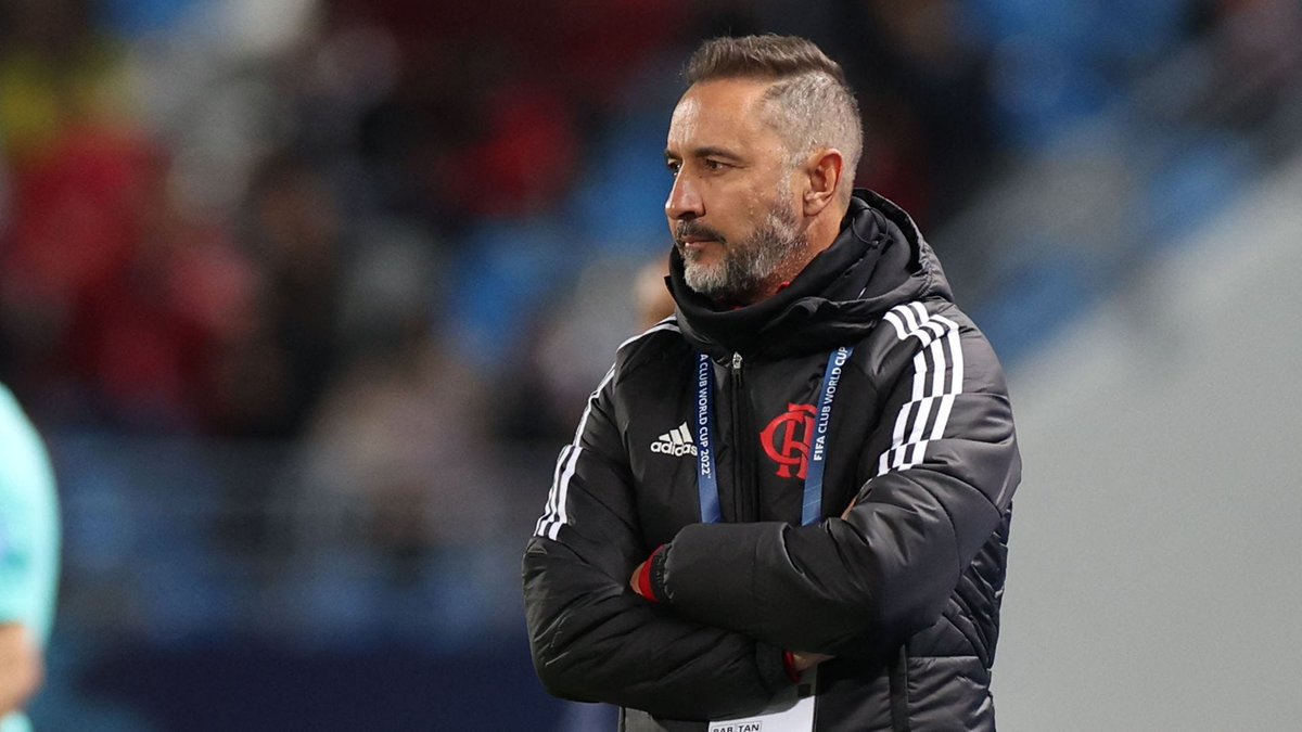 joaodoresenha's tweet photo. O grande problema do VP é ter uma visão de futebol bem definida e enfiar ela goela abaixo.

O mesmo aconteceu com vários outros técnicos que não deram certo nos últimos anos.

O grande mérito do Dorival foi ter criado um esquema que melhor encaixasse as pecas disponíveis. https://t.co/8Tuh9H712H