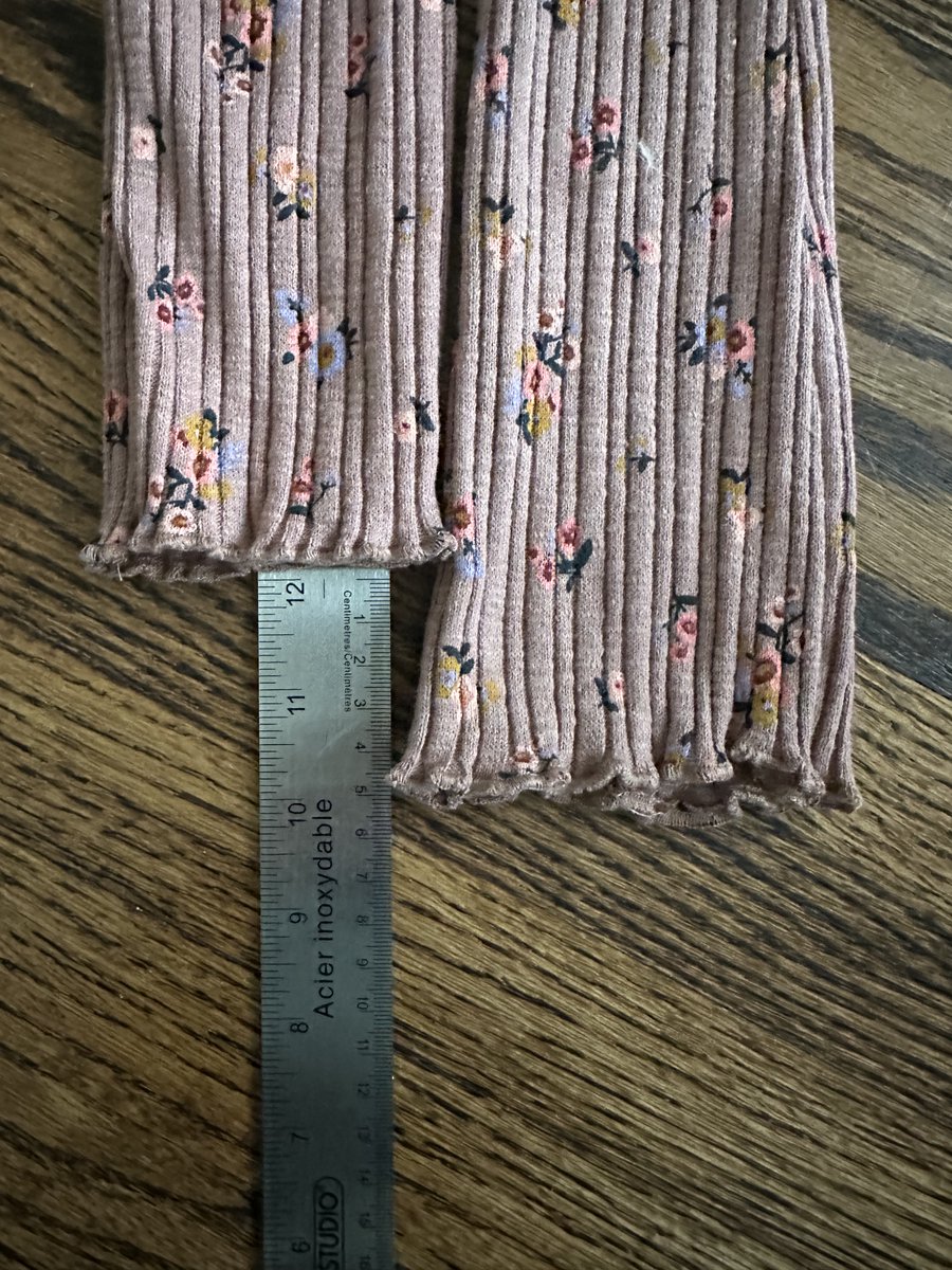 cadzaff's tweet photo. Hey @ZARA you think it's ok to send customers defective products and then refuse to replace them or refund them because the tags were removed before it was noticed that the pant legs were from two different sized pants?! Not something you usually inspect. https://t.co/EmUgp5TSsV