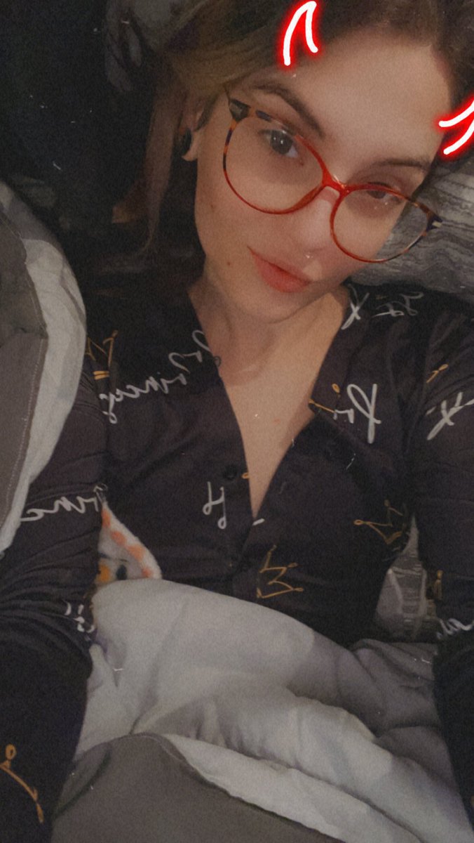 BabygirlJade420's tweet photo. #stonerchick #princess #newfieprincess #prettylittleprincesse #prettylittle #little #ddlg #daddy #babygirl #sub https://t.co/UUf0Muh6ma