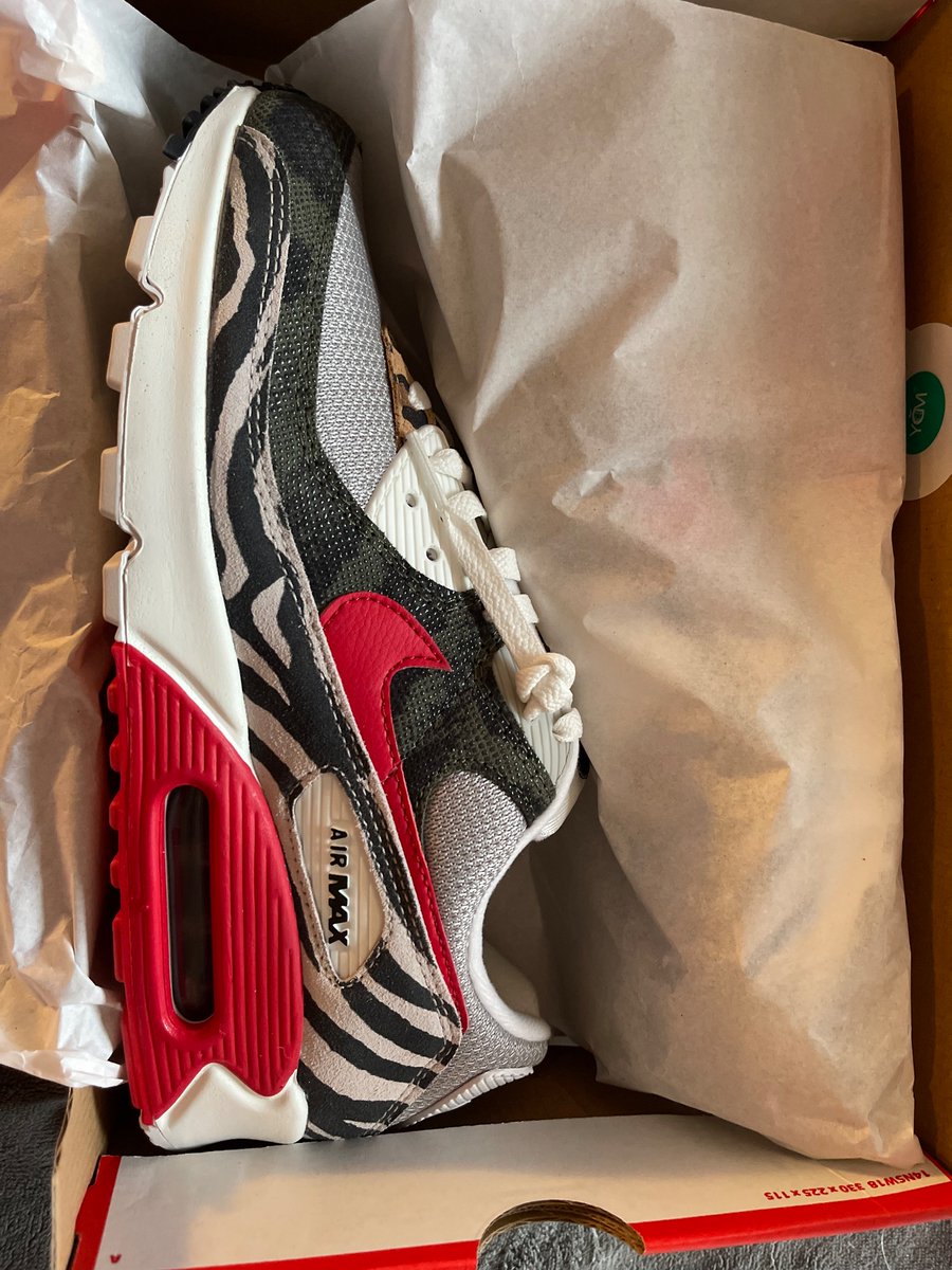 chilolozoya's tweet photo. Copβd some new #airmaxs for my b day π₯Ά https://t.co/5qTzS81V7N