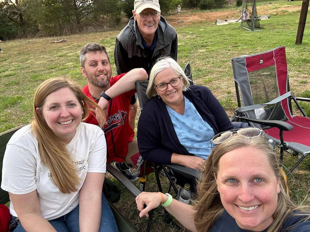 TaylorJRVA's tweet photo. Beautiful night for a softball game with the fam! https://t.co/kGeITZzq56 https://t.co/GVp2yIaJdx