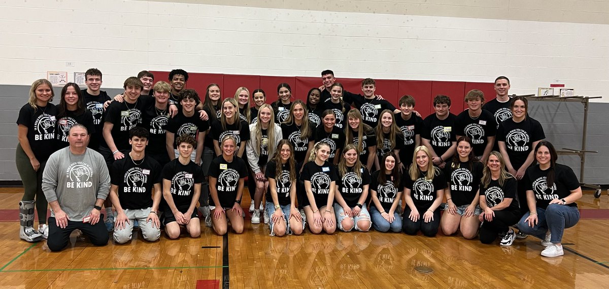 phsm2s's tweet photo. What a great day!!  PHS M2S students team up with Huron students to talk about how to stop
bullying and how to spread kindness ❤️@PerkinsHigh @phsclassof2024 @PerkinsATH #choosekind #onelove https://t.co/iVmjSCZvPa
