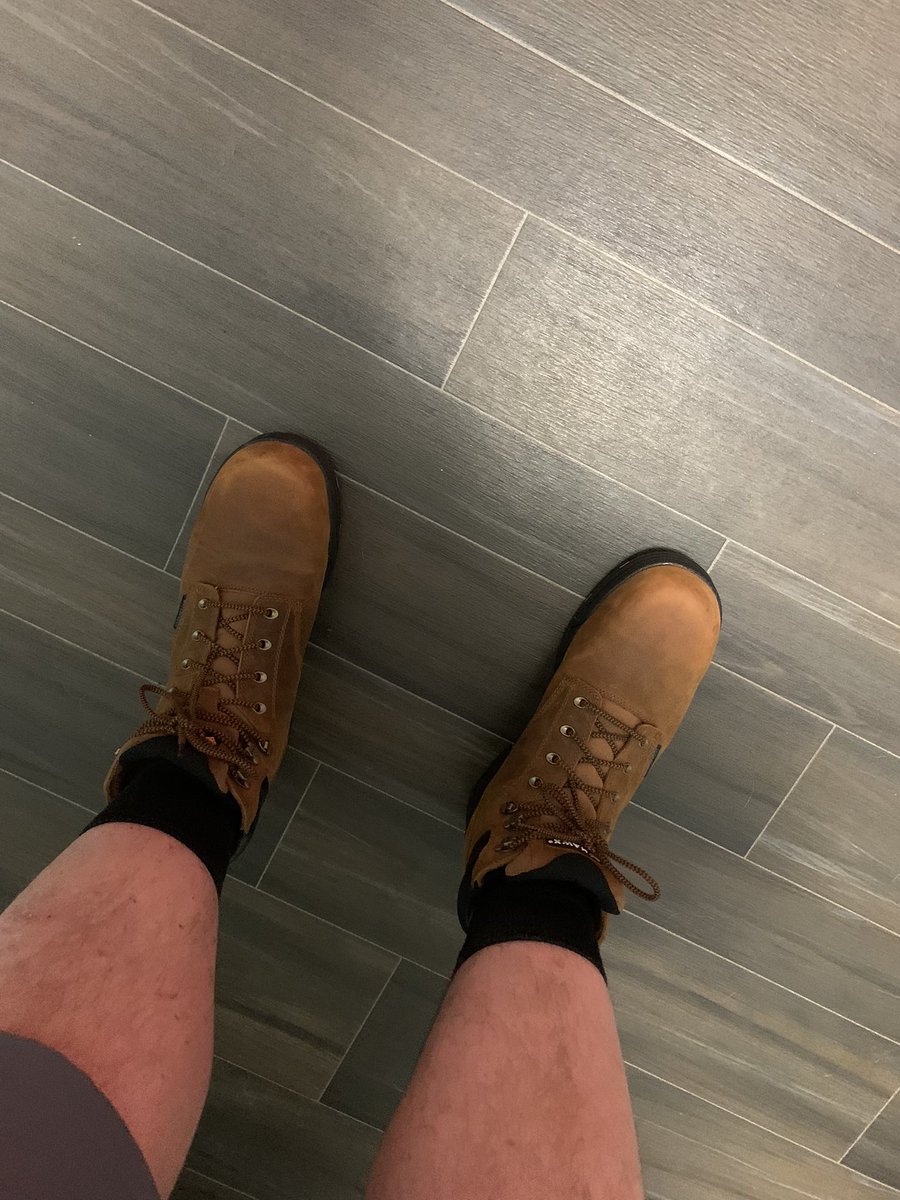 AbleMass's tweet photo. The old ones lasted a month and a half.
Get what ya pay for.
Upgraded to #Hawx and now I’m #NewWorkBootGoofin https://t.co/pK2mhOzIV4
