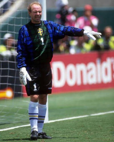 ToloPerdido's tweet photo. @ViejaGuardiaEA @OliverKahn @higuitarene @JoseLChilavert_ @Pschmeichel1 Tomas Ravelli Lo recuerdo en el mundial del 94 parando dos penales a Rumania https://t.co/xkpWEmX5KN