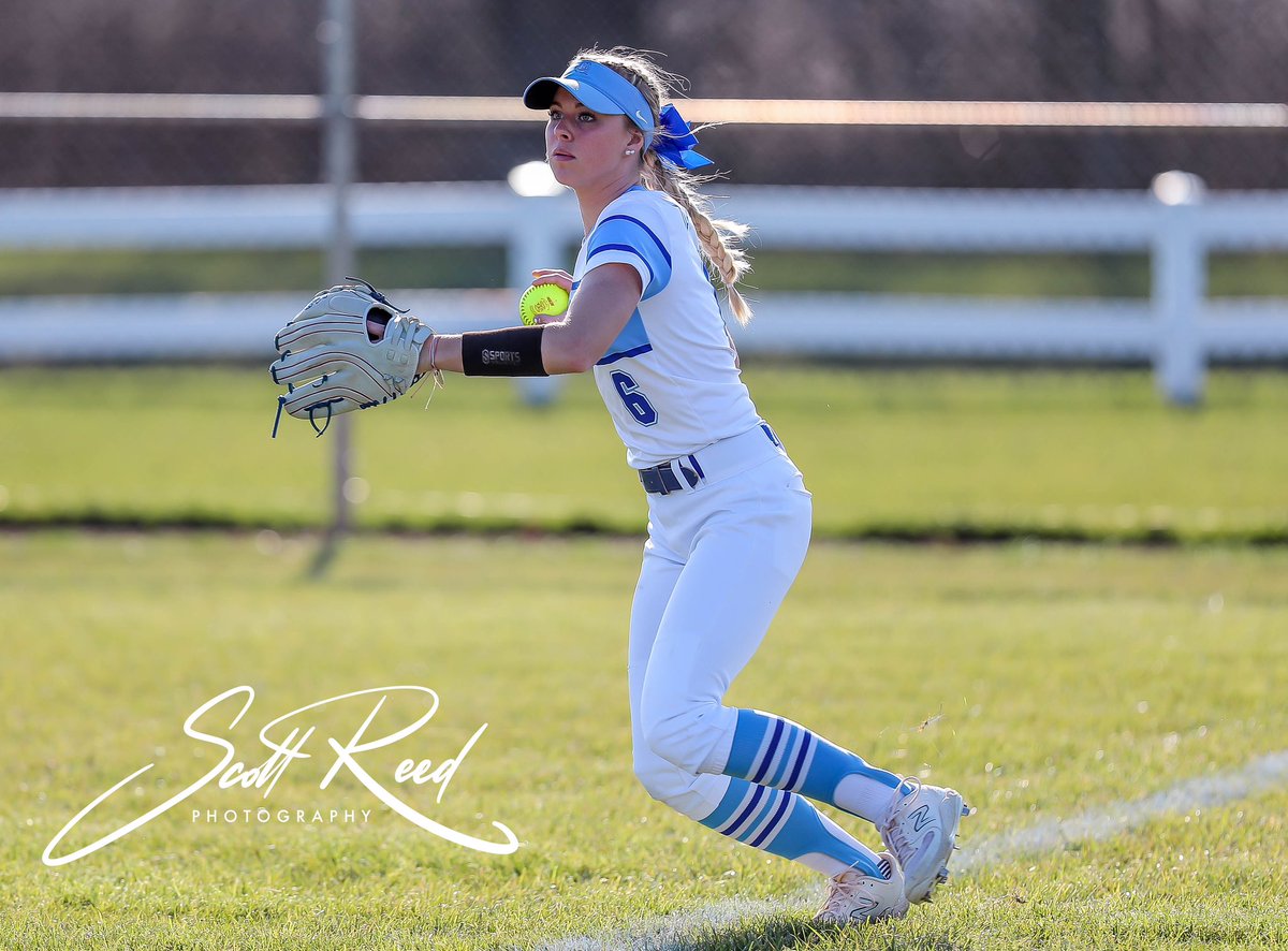 SR_Photog_Guy's tweet photo. @BerlinBearsSB TU @CoachHaskins14 truly love covering your #Bears & the warm welcome you, staff & team π
Appreciate the access allowing me to cover these amazing gals @ella_erwine @AdelynneYoung #AddieDavis #ClawsUp #Grind4State @BerlinBearsAD https://t.co/WrsizvxdwI