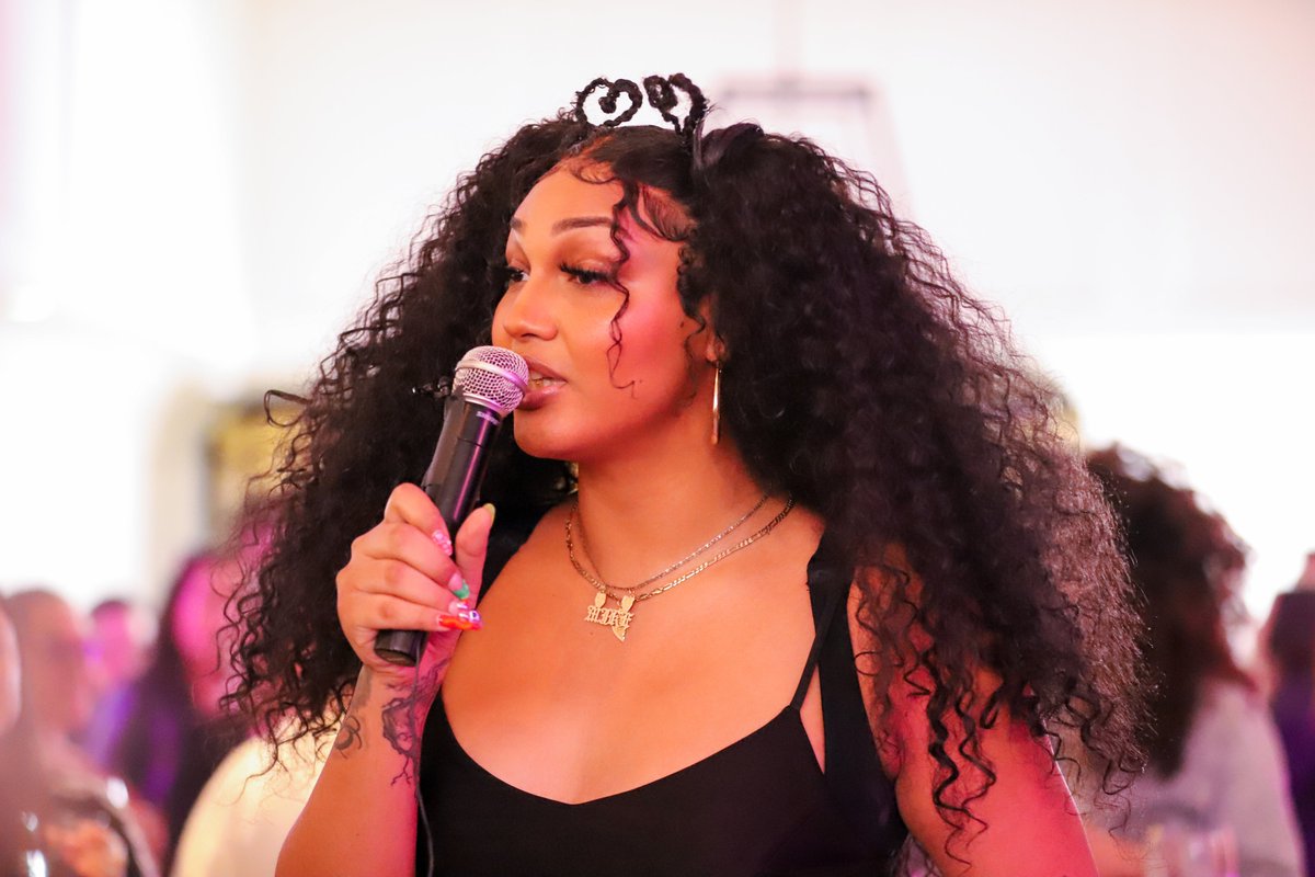 NALIP_org's tweet photo. Let's give a round of applause to our amazing #DWIMF23 performers: Victory Jones (@SR_VJ) &amp; Bay Davis (@TheyDavis)! ✨🎤

Photo Credit: Las Fotos Project/Textli Gallegos and Mia Pena

#WeAreInclusion #DWIMF23 #DiverseWomenInMedia #WomenEmpowered #DWIMF2023 https://t.co/twQ42OJDns