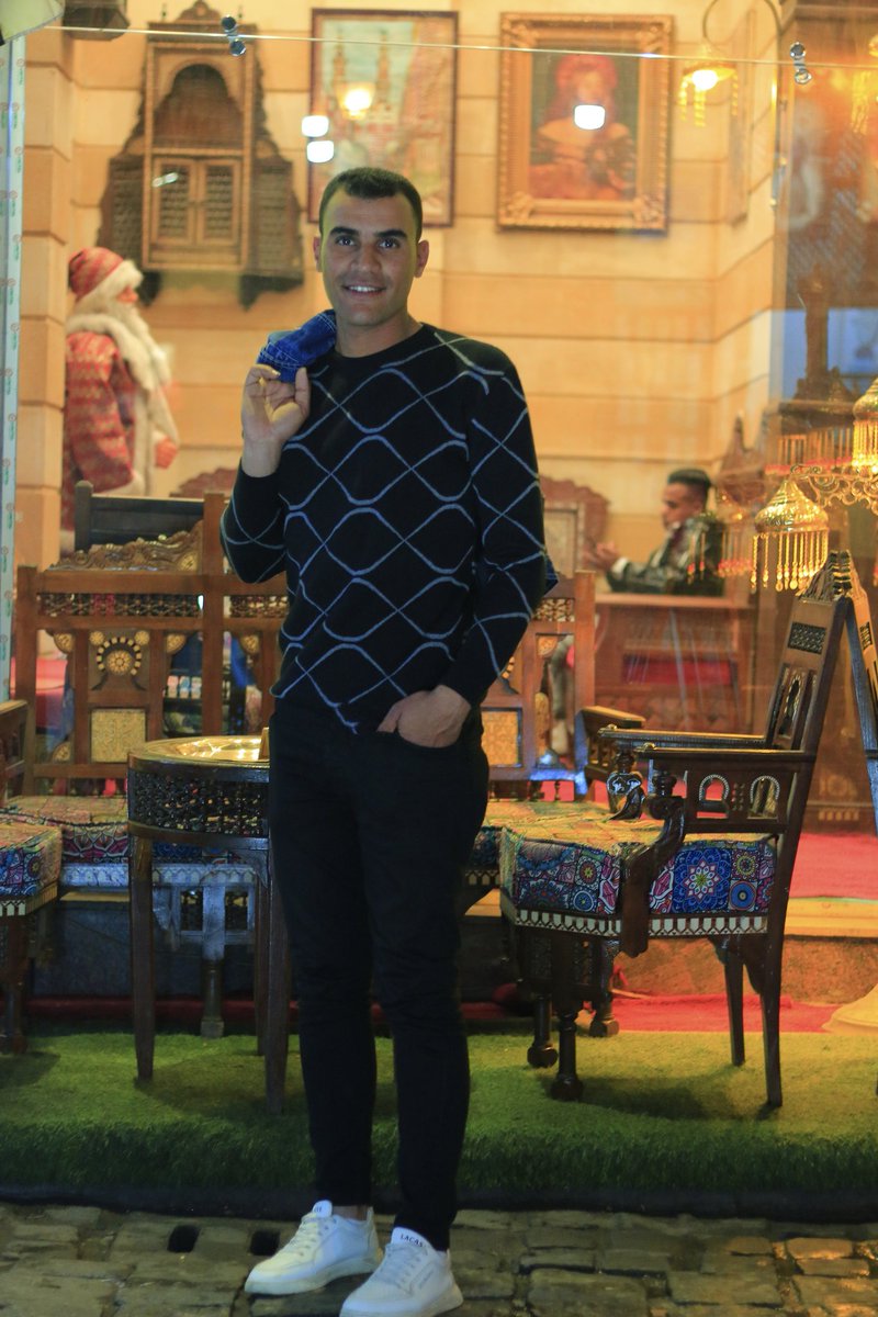 "إما نحن أو لا، فلا الهوامش تليق بنا ولا أنصاف الأشياء تعنينا"...". 👑💎