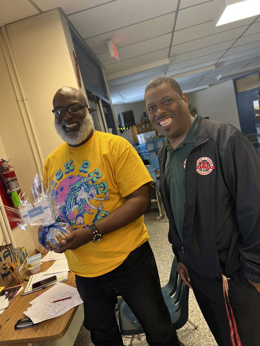 KelseyLPharrES's tweet photo. Today we honor our paraprofessionals and interventionists at Kelsey. Their support is invaluable to our students and teachers. Thank you for your hard work! π #OneTeamOneDream #BringingourAgame #KLProcks @suptDotres @mdcpscommunity @miamischools @drdbmindingall @mdcpscentral https://t.co/0TisApF1jC