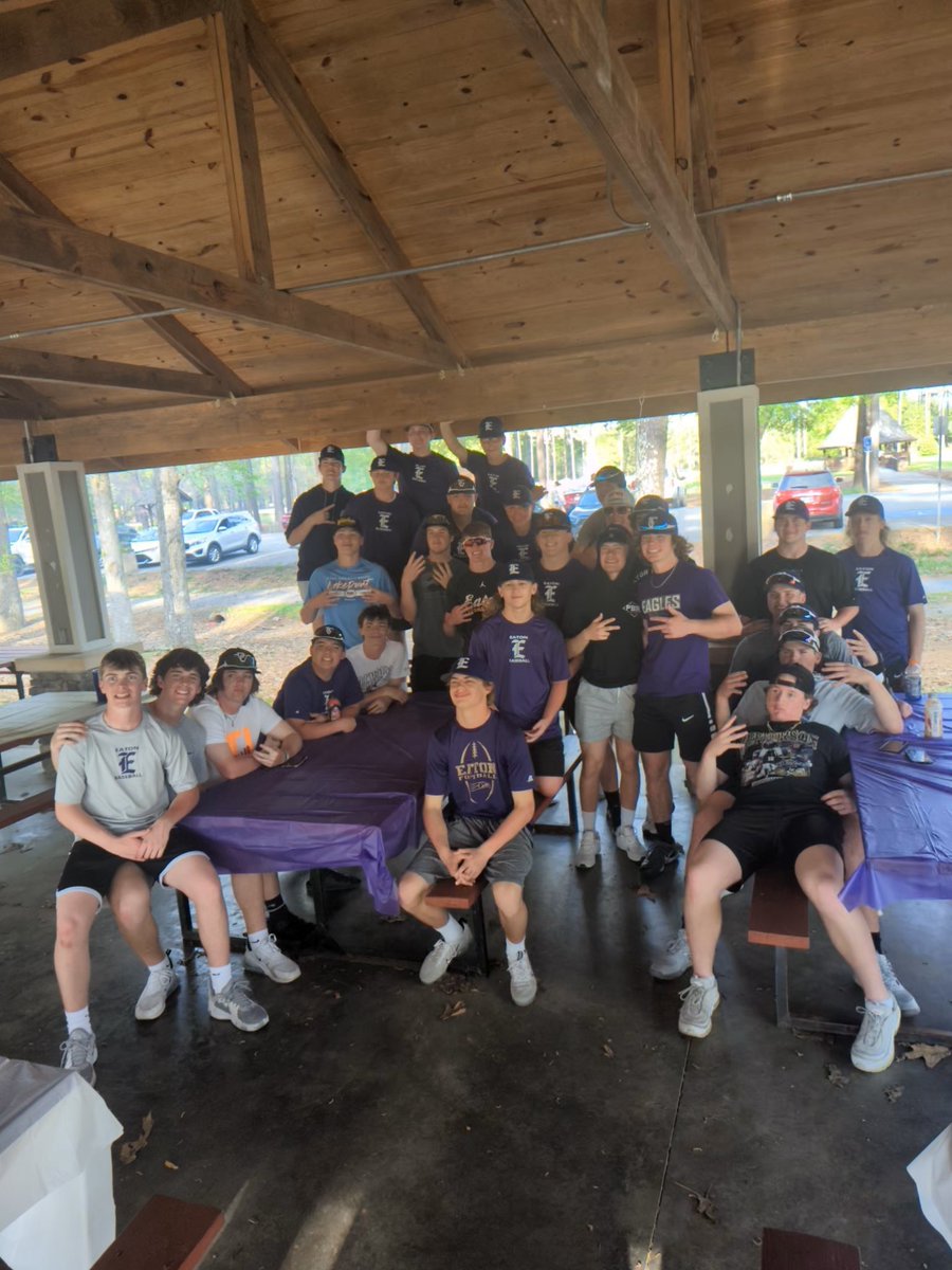 EatonHSBaseball's tweet photo. Another great night of team bonding. Thank you, parents, for providing a great cookout. Thank you @ReidTinstman and @BradyRice21 for the entertainment. It only took you guys 387 tries to get the bottle flip to land! https://t.co/RWaCRn1SXq