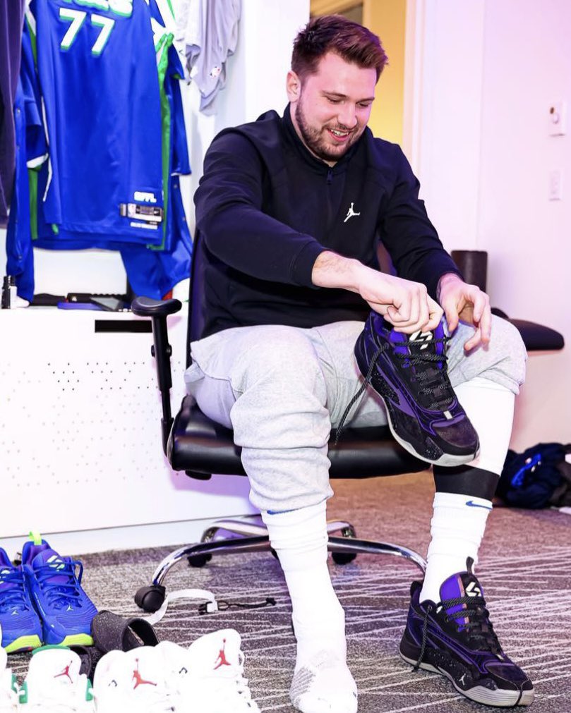 ComplexSneakers's tweet photo. .@Luka7Doncic debuts the Jordan Luka 2. https://t.co/6mW0D6DOGY
