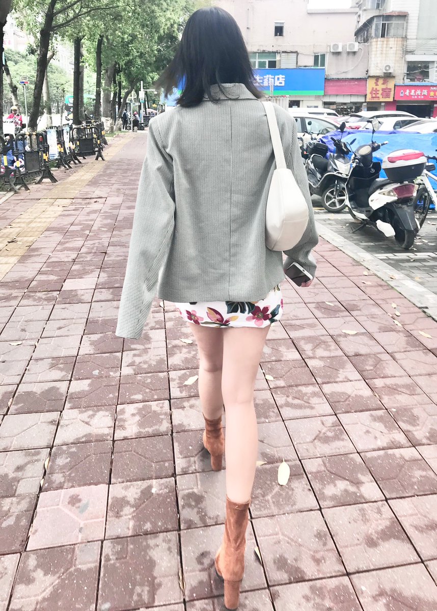 不穿奶罩 tweet media