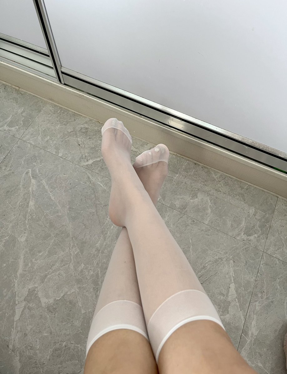 daailzs's tweet photo. 女神的臭袜子想要吗？#原味丝袜  #原味  #atm奴 #报销奴 https://t.co/bUgV6ud5n4