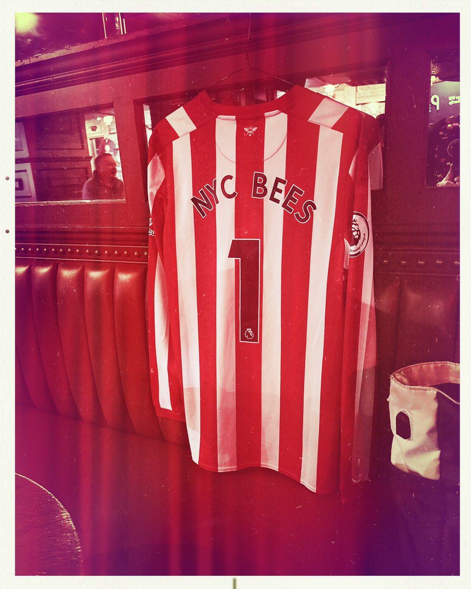 charlesfdaniel's tweet photo. I’ve been looking forward to that for 13 years 🥲 #BeeTogether #EPL #footballfamily @BrentfordFC @BDanie1   @BrentfordFCnyc Okay, I’ll stop now. 🔴⚪️🐝 https://t.co/k7S3HHnZ5j