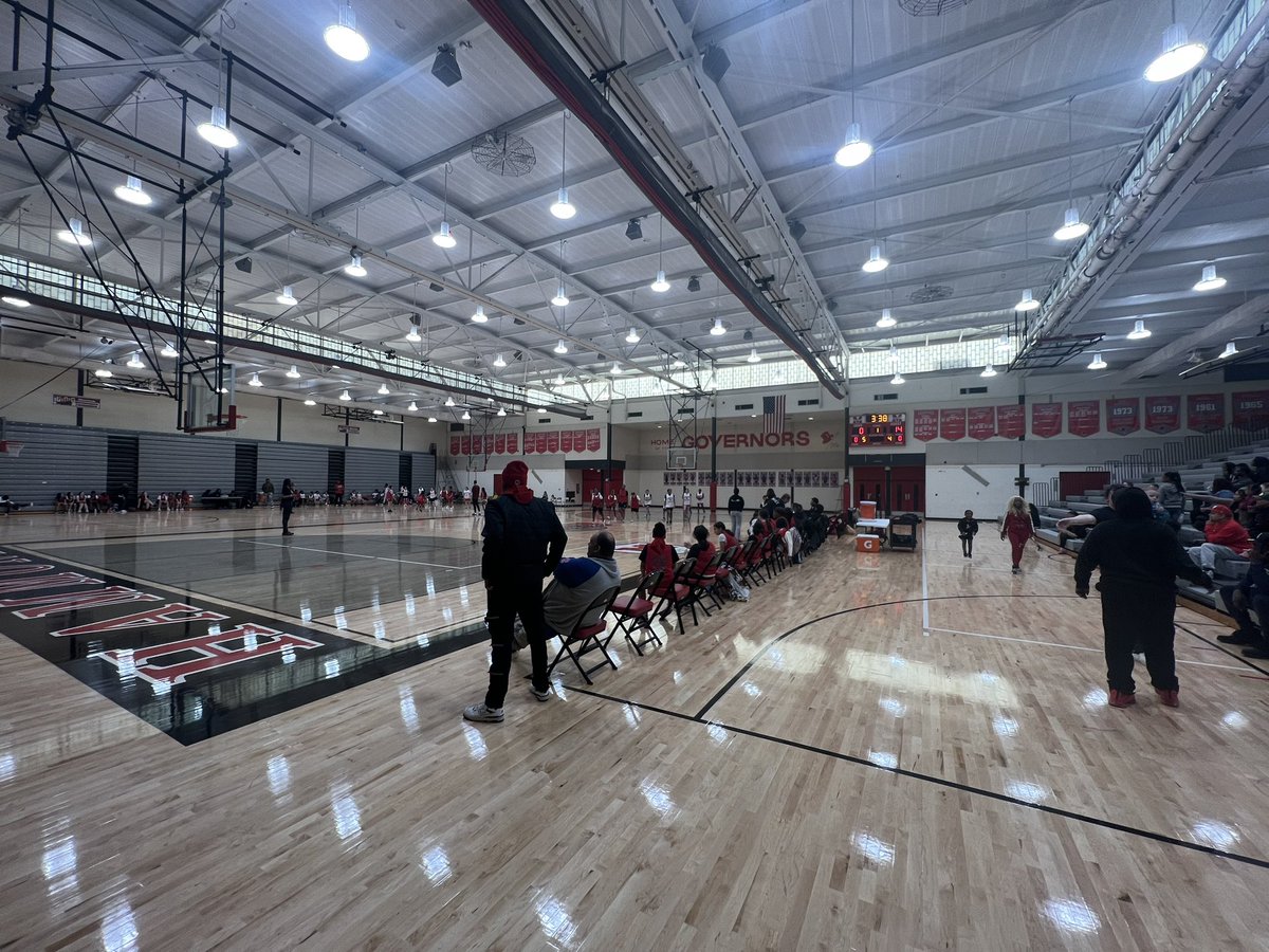 It’s a family affair at the Governors Mansion tonight! The girls are getting after it tonight at elementary basketball! Let’s #GoFutureGovs 🎩🏀 <a href="/MortonHighGovs/">Morton High School</a> <a href="/SCHK12/">School City of Hammond</a> <a href="/mortonladygovs/">MortonLadyGovsbball</a> <a href="/Morton_Hoops/">Morton Basketball</a>