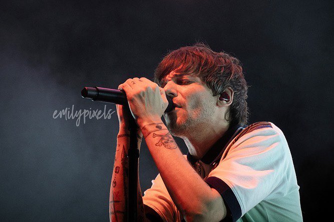 Roses_Ce_24g's tweet photo. Louis at the Paramount Theatre for #LTWTSeattle
3.3.22

📸: @emilypixels https://t.co/o82v0Hp7DK