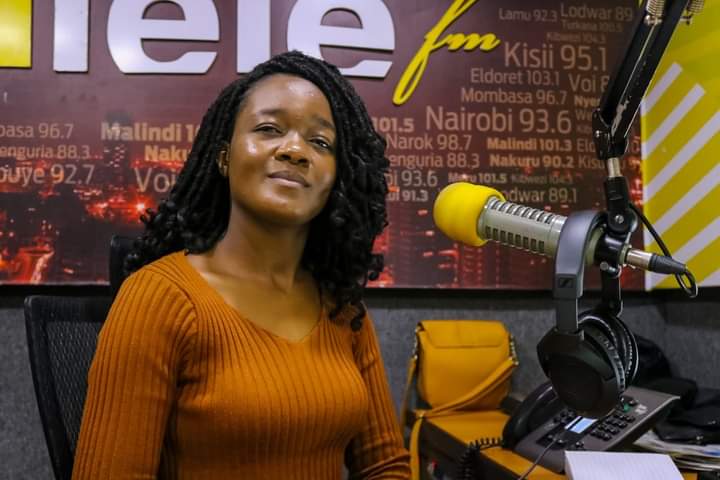 MmboneMercy1's tweet photo. Isaiah 41:10
 So do not fear, for I am with you; do not be dismayed, for I am your God. I will strengthen you and help you; I will uphold you with my righteous right hand. Umeamka? Ni wakati wa #BarakaZaMilele Hapa @Milele_FM ukiwa na @MmboneMercy1 Unateka anga ukiwa wapi ? https://t.co/iAoajotx15