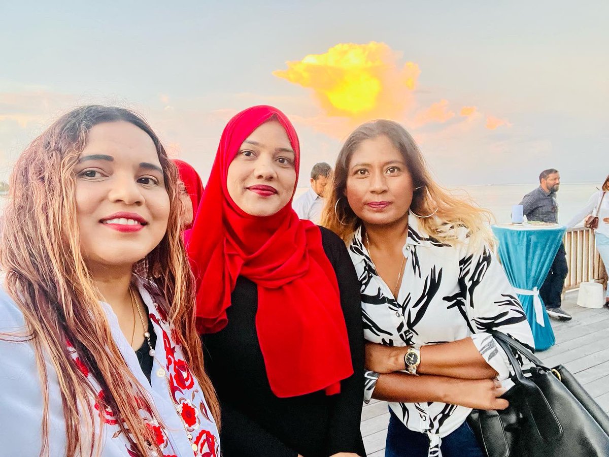 IruthishamAdam's tweet photo. #Alhamdhulillahi 🙏
#Sunrise @Jumhooree_MV #Jumhooree #UFAA #JPIANS @WomensleagueJP #Happiness @JPSecretariat #Hamajehun #Raiyfiya #Republicans #TheREDs 🇲🇻❤️! https://t.co/uJTZvjvBQq