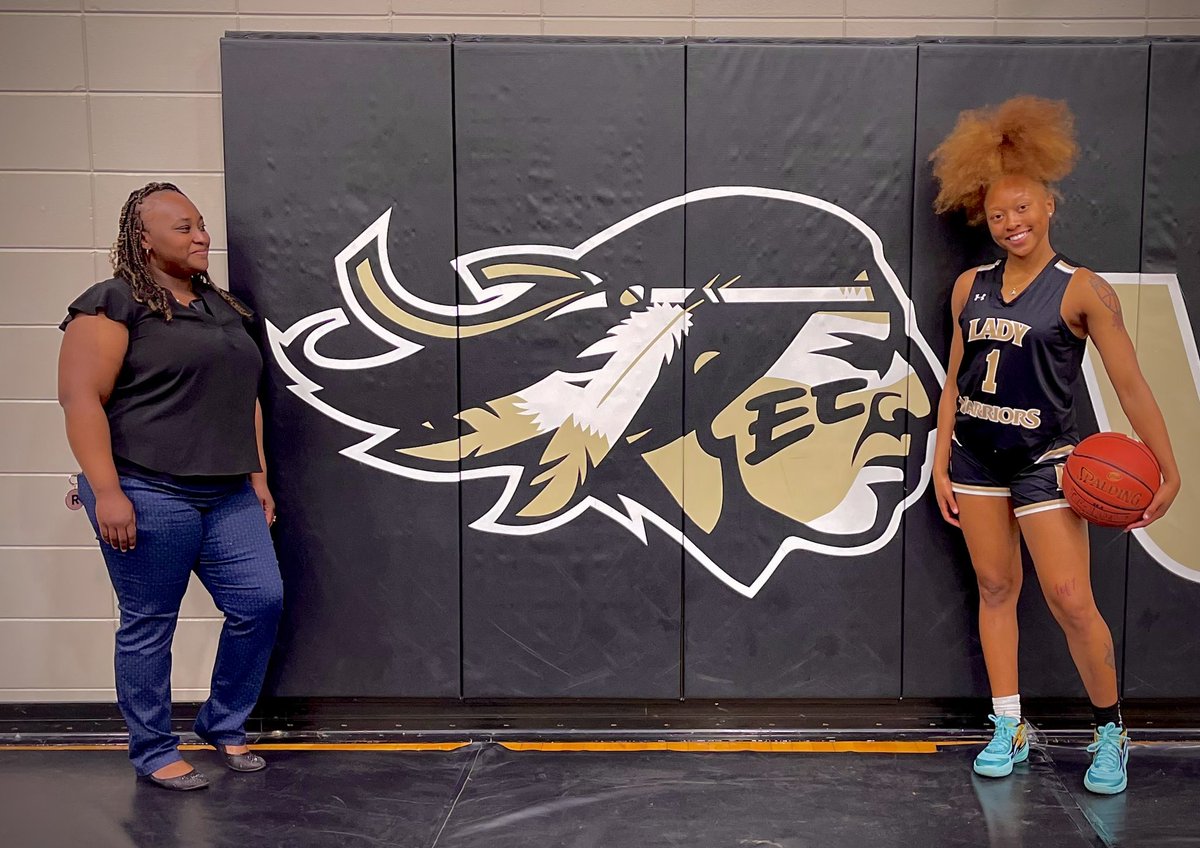 Deundria Stovall tweet media