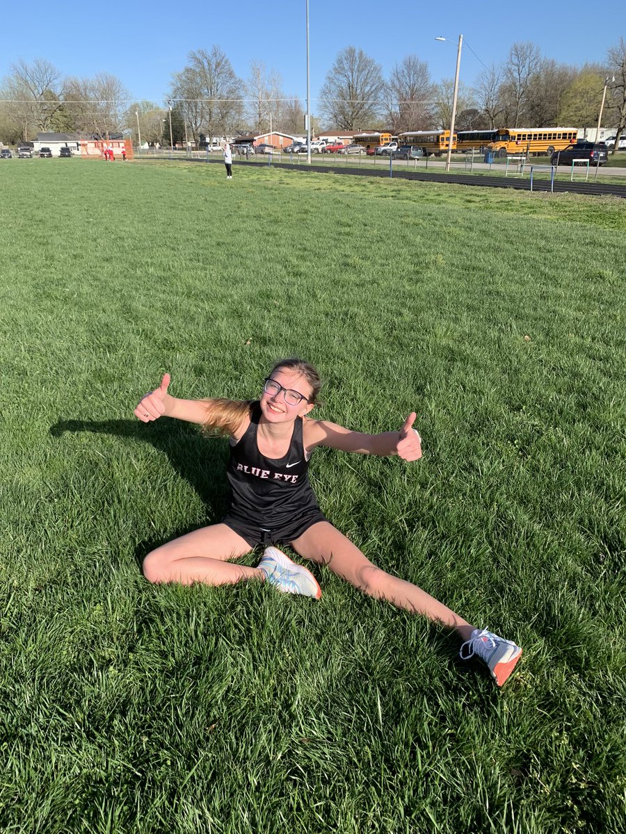 BlueEyeTrackFi1's tweet photo. Olivia Cardenzana took 2nd in the 3200m run at the Marionville Meet today! 🥈 https://t.co/kraSuWymeO