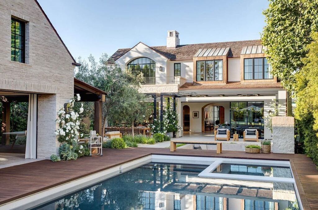 BrandonArchitec's tweet image. •Call it an overreaction, but one peek of sunshine + we’re hoppin’ right in!• #brandonarchitects

________________________
Builder: @pattersoncustomhomes 
Interior: @brookewagnerdesign 
Landscape Design: @david_pedersen_inc 
Soft-scape: @gardenstudio… instagr.am/p/CqrJXOYPCdY/