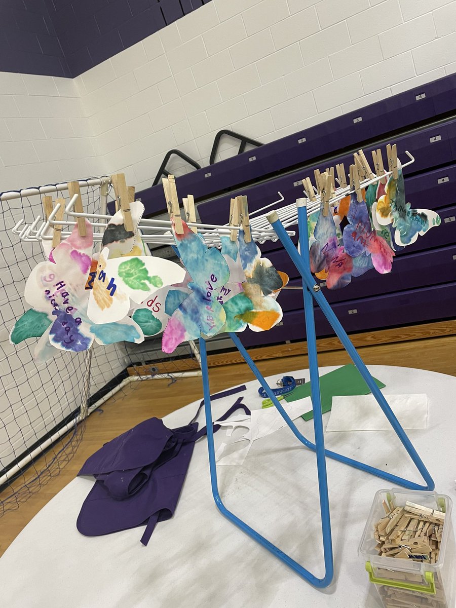 Clare Mueller tweet media