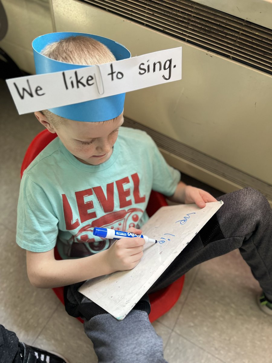 MissWarren2019's tweet photo. What a fun way to practice listening and writing! Ss had to read a partner’s sentence, and also use appropriate expression to help them choose correct punctuation ⁉️#headbands #wordwork @SHA_NL  @NLESDLit https://t.co/NGB9nkzSsg