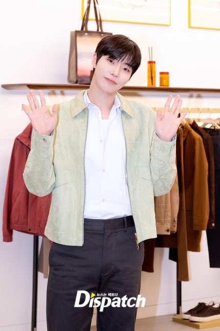 gomm1800's tweet photo. 아니 민트 왜케 잘 어울려?너무 상콤하자나,🤍
#황인엽 #HwangInYoup #폴스미스 https://t.co/7YFr6O3Xre
