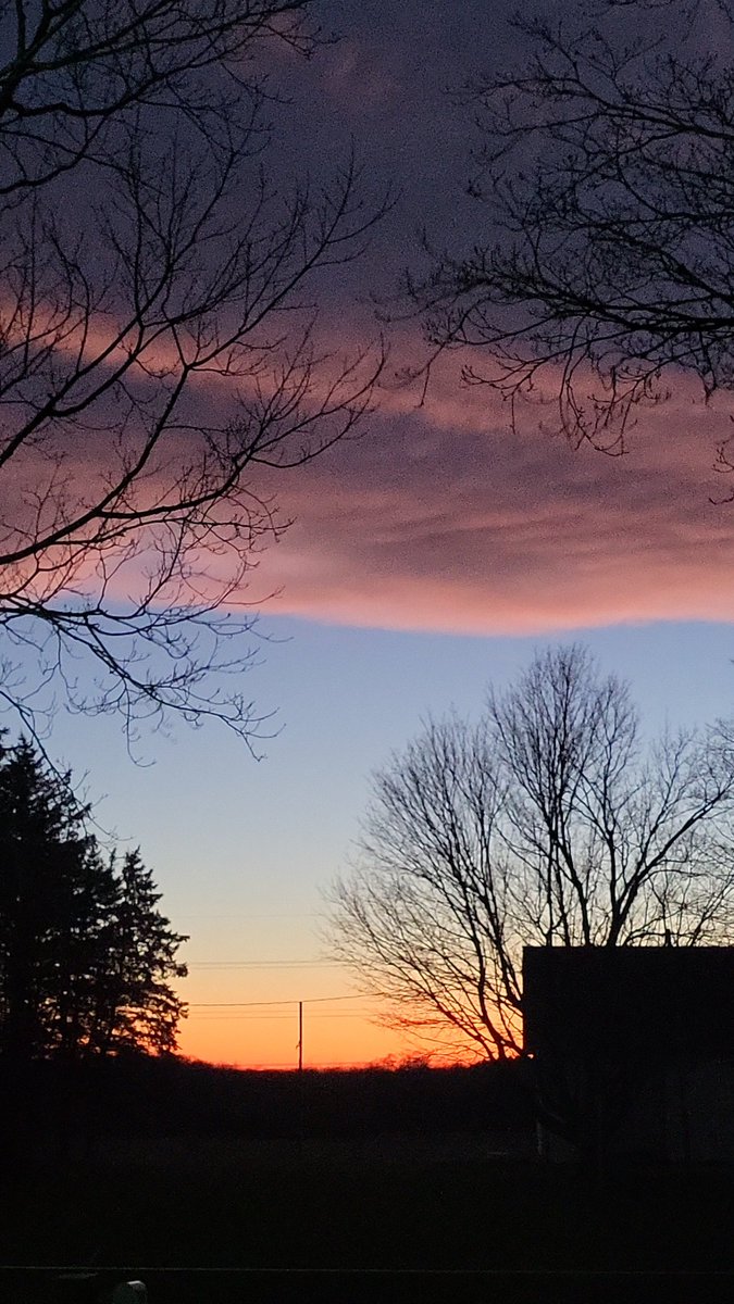 We had some pretty crazy storms today... What a sunset! 😍 #MichiganAwesome #Sunset #NaturalBeauty