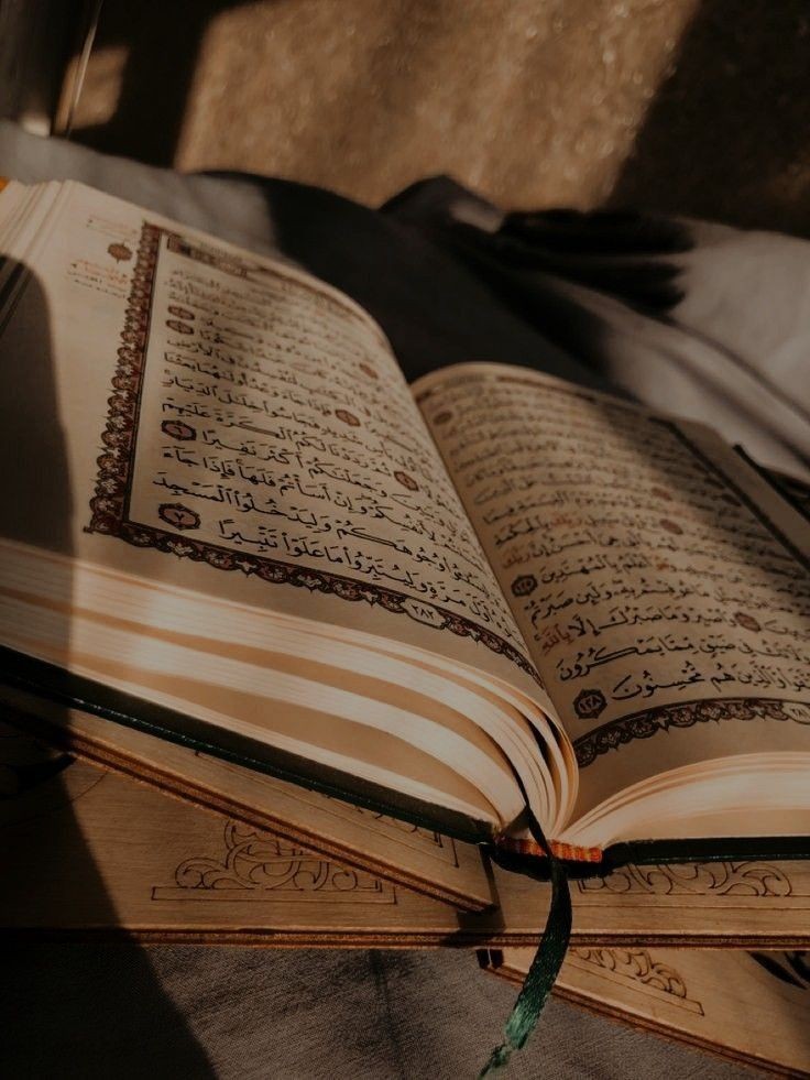 "Bizden hüznü gideren Allâh'a hamd olsun."