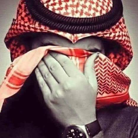 ❉لــا زلــت فـــي ذكــرى آللــيالـــي القـــــديــمه❉
❉لا مــن طــرى لــي مــامـــضى هــلت آلـــعيــن❉