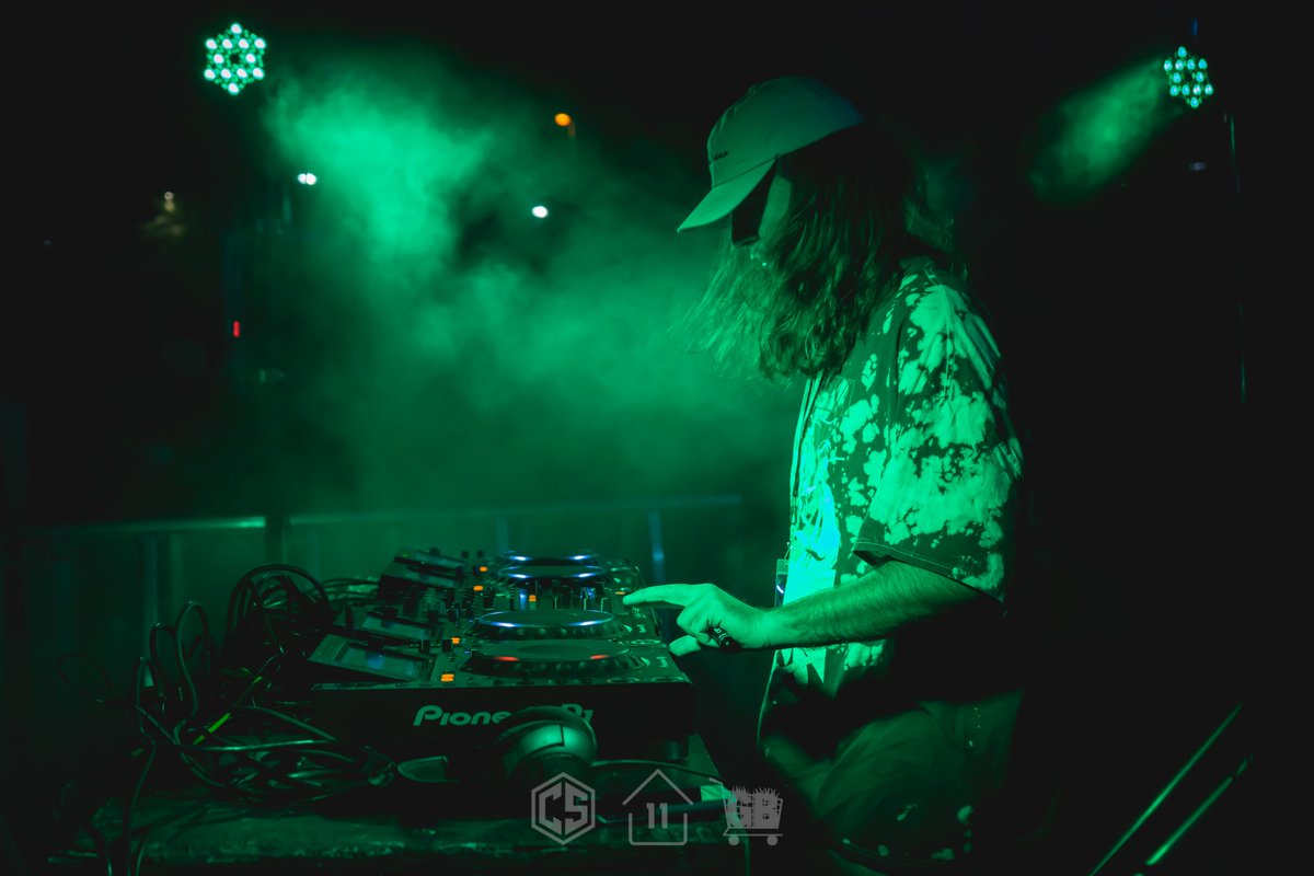 synmedia_az's tweet photo. Yo, that Grocery Bash show was WILD 🔥 So much talent under one roof! 
📸 Here are some of my favorite shots from the show https://t.co/nfkVylYMdy