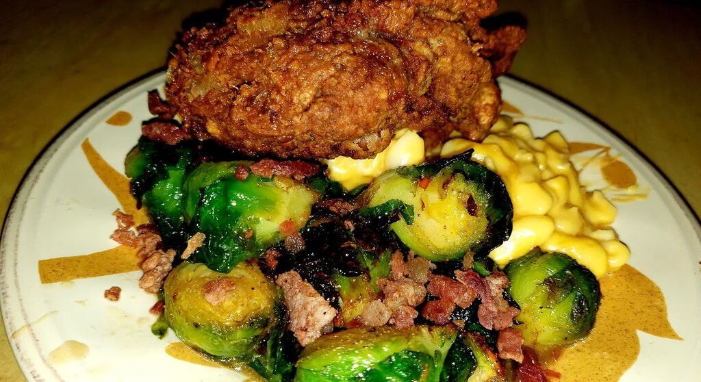 Straight_Cookin's tweet photo. Fried Chicken Thigh with Caramelized Brussel Sprouts and Mac & Cheese #friedchicken #friedchickenthigh #caramelizedbrusselsprouts #macandcheese #blackchef #blackcook #foodie #blackfoodie #homemade #food #foodpics #foodphotography #foodpicsofinstagram https://t.co/sniHsZyf2X https://t.co/uHRwc35mvy