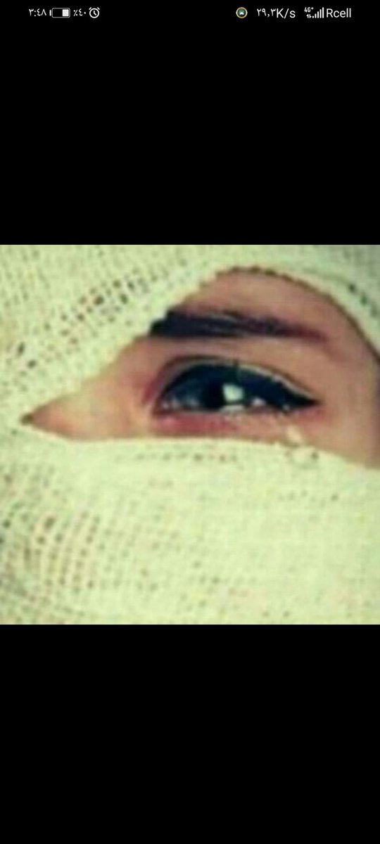 كلشــي ضدي
حتـــه هذ الليـــيل ضدي
من بديت اسهـــر
غفـــه وخـــلاني وحدي😔
هــو اني شضــال عنــدي
غير
الصــور ودموع خــدي💔