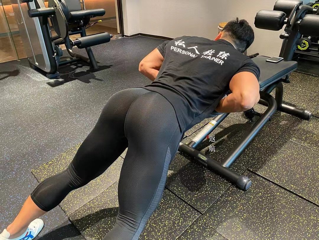 chounizadi2021's tweet photo. 好看的，谁知道这个是谁啊，知道的请开门。    （有需要补剂、伟哥、r的也可以私信联系） https://t.co/3fYB8TQyNB