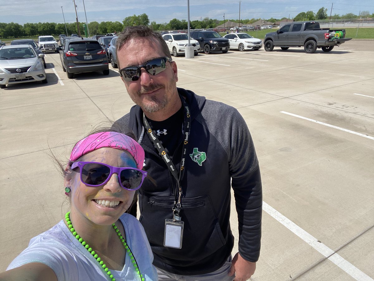 cscrib3's tweet image. Color run was a blast 💜💛🤍