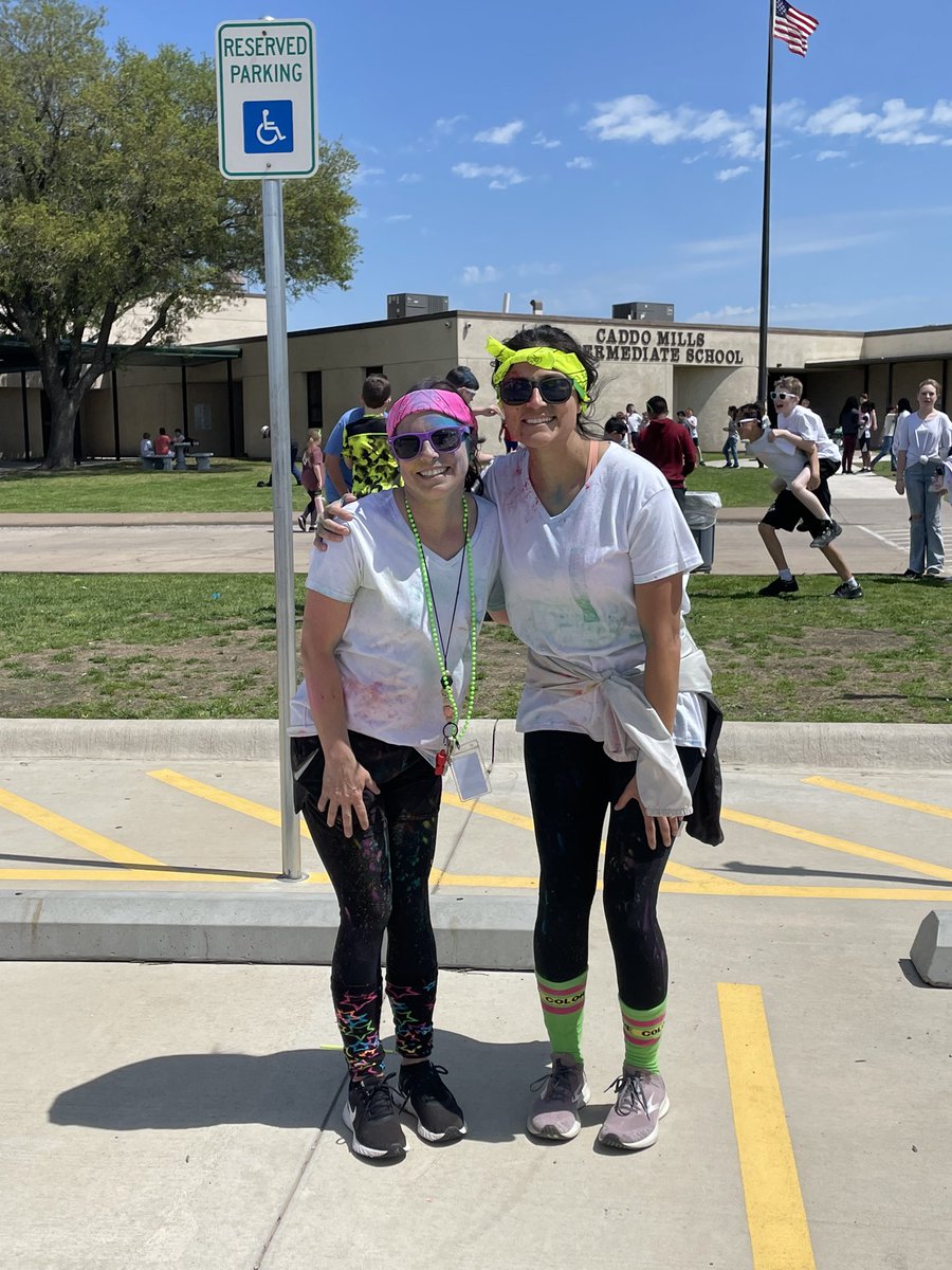 cscrib3's tweet image. Color run was a blast 💜💛🤍