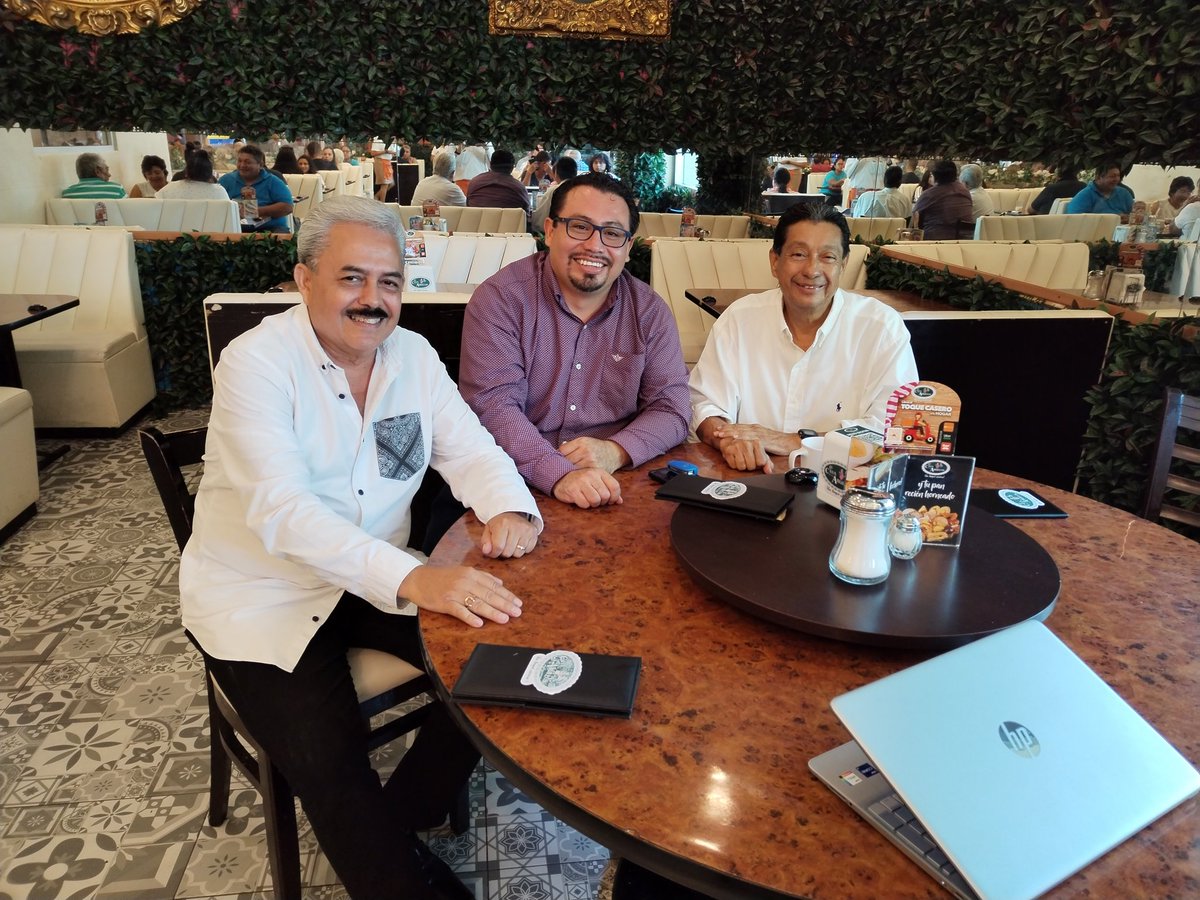 #ColegioDeMaestrosEnAdministraciónYPolíticasPúblicas Con mis Colegas y amigos del <a href="/COMAPPCancun/">COMAPP</a>  Dr. <a href="/RicarGordilloCH/">RicarGordilloChaires</a> y MC <a href="/alain_ma/">Alain Matos Argüelles</a>  programando evento sobre #AdministraciónPública #MarcoJurídico y su #ProcesoAdministrativo #QuintanaRooPrimero #Cancún #UnidosParaTransformar