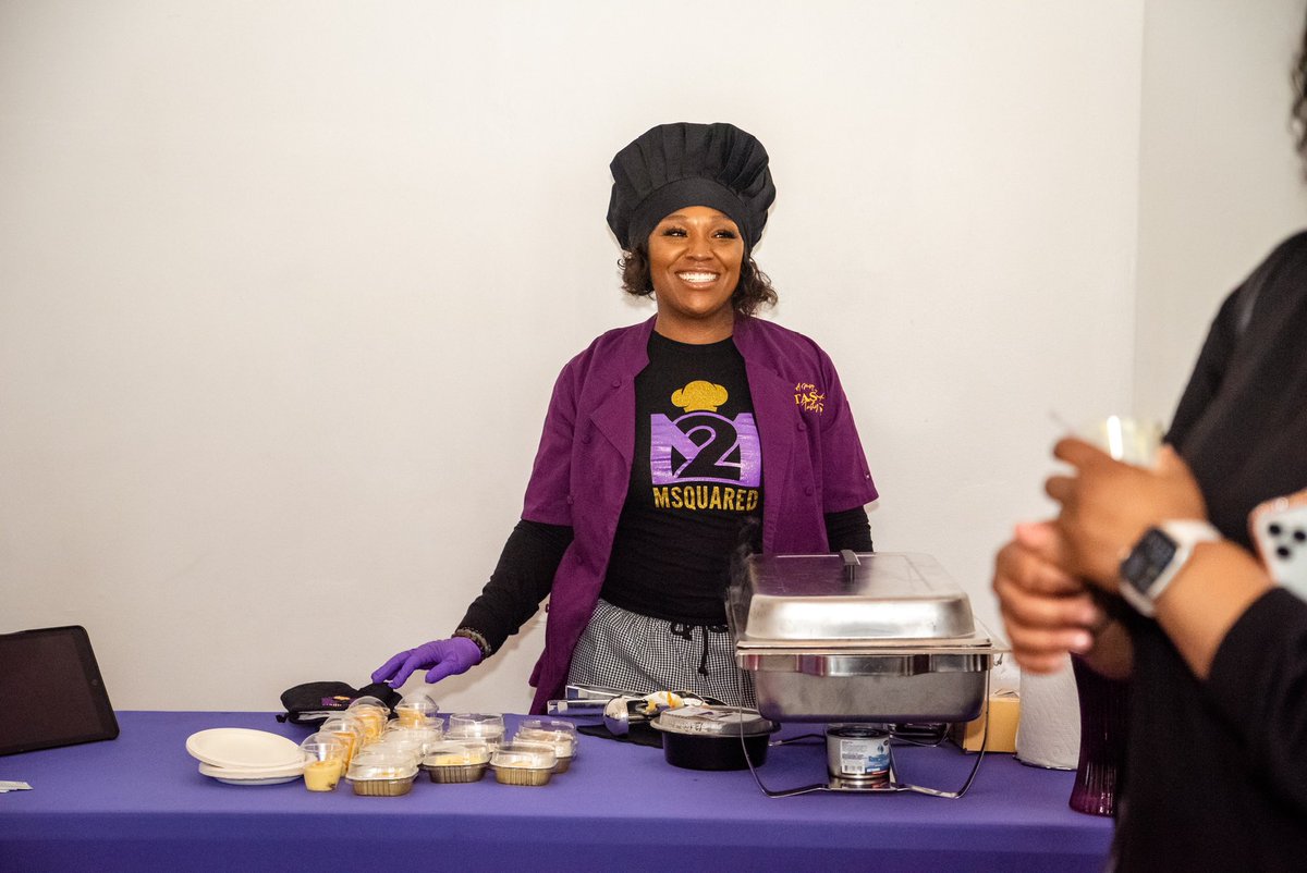 Msquared_Philly's tweet photo. Hey y’all some of y’all may not know what we do or what we offer but check this video out. Follow us on Instagram @Msquared_Philly hope to connect with some of you soon - Chef Millz 💜 creator of Tasha’s Tasty Treats https://t.co/jQkxj3KrKj