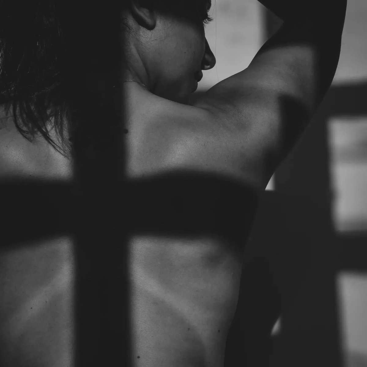 soyrocio__'s tweet photo. Spiritual but not religious 🖤

#bnwphotography 
#selfportrait
#portraitphotography https://t.co/ktY4FHEdIi