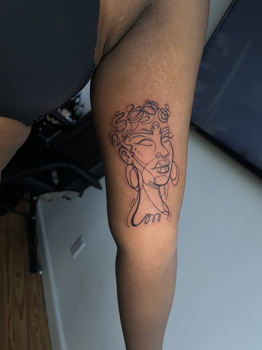 KyaAngelou's tweet photo. Thanks Tiffany! I drew this up in 10 minutes. Inked for life. 🫶🏾 

#atlantatattooartist #femaletattooartist #kyaangelouink https://t.co/von0zOFhOD
