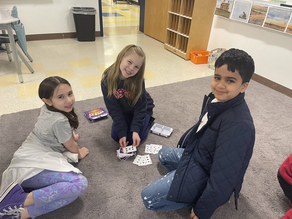 mrsdrouin4's tweet photo. Global Play Day was amazing! We saw great sportsmanship, collaboration and lots of smiles in 2D! @MrsWyland_HHS @superkvogel https://t.co/KxEmCT0pJ7