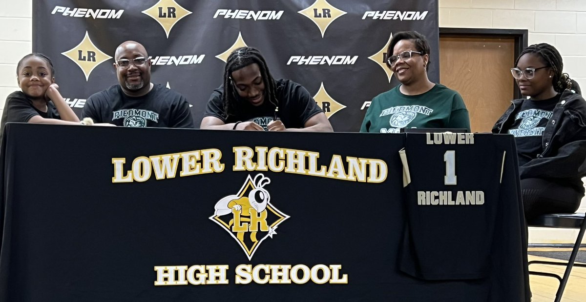 LRHathletics's tweet photo. Congratulations to Arturo Overton for signing his NLI with Piedmont! We are proud of you! @DiamondMBB @lrhsdhornets @PiedmontLions https://t.co/orrpSvj9Zq