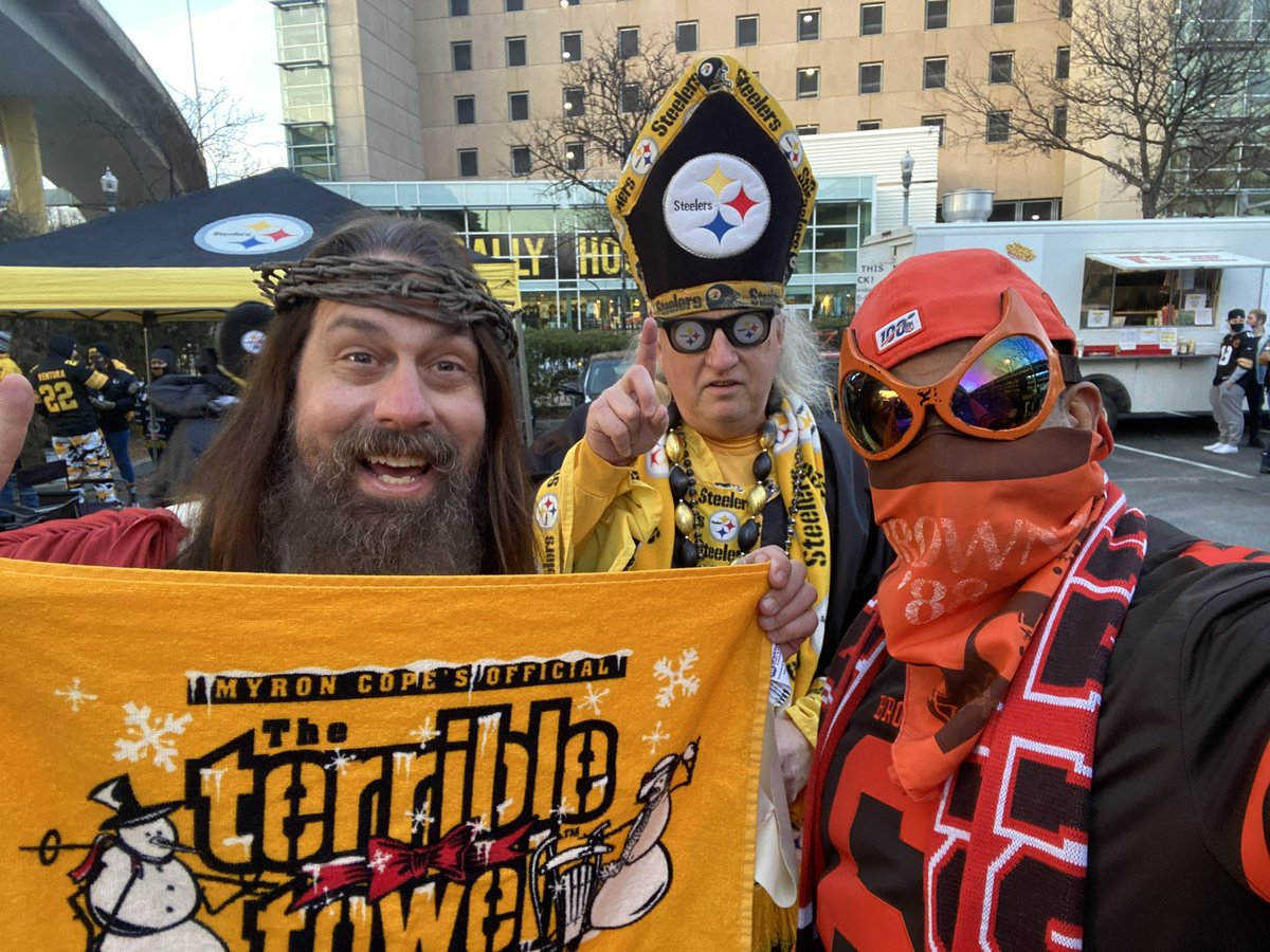 BrownSpiderCLE's tweet photo. @aliciadawnnnnn @Rickonia @MLB Shit man… I been to ketchup field twice. I even went the day of the wildcard beat down and tailgated with the @YinzerMob. https://t.co/tpfUnyGljd