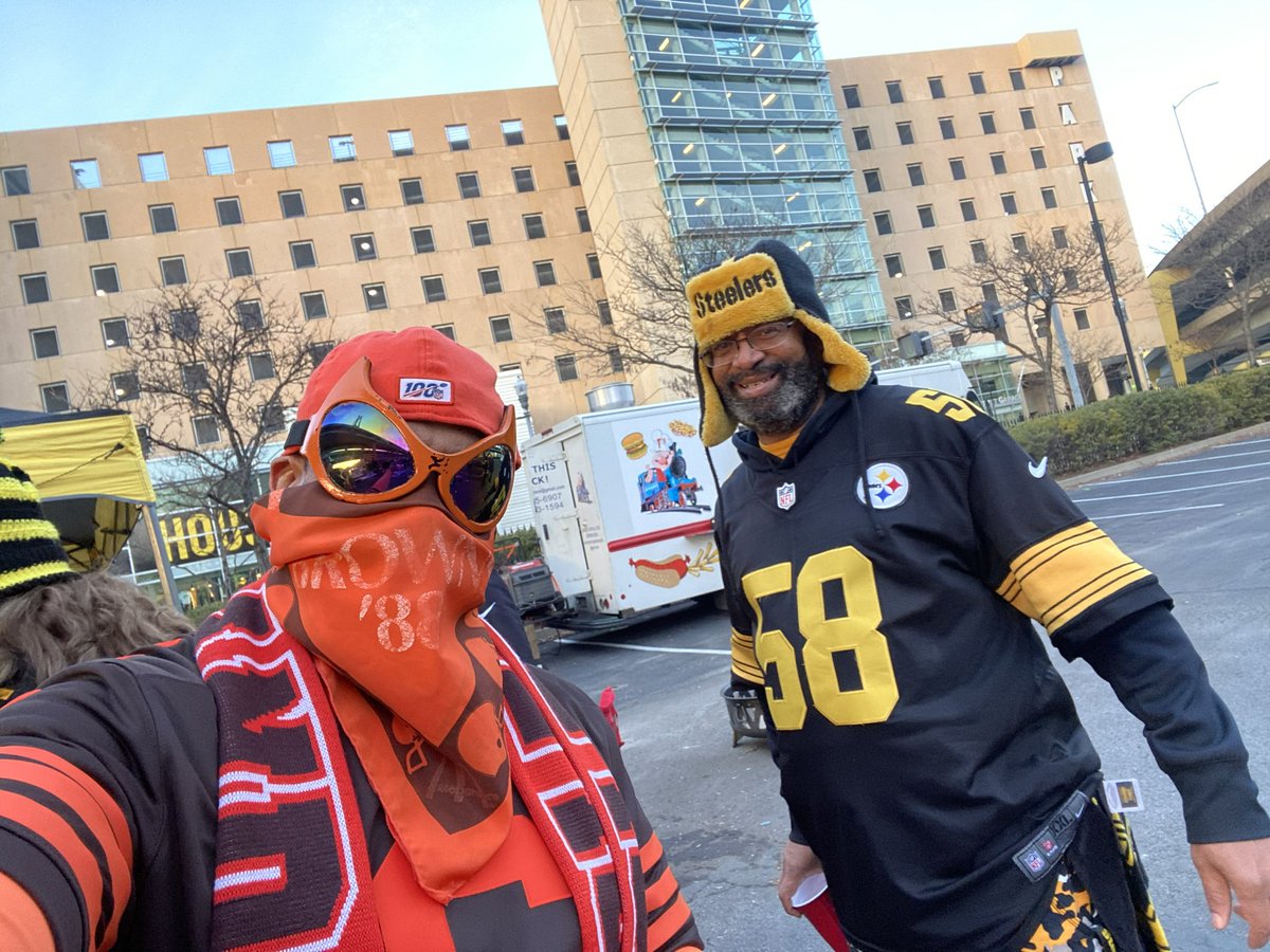 BrownSpiderCLE's tweet photo. @aliciadawnnnnn @Rickonia @MLB Shit man… I been to ketchup field twice. I even went the day of the wildcard beat down and tailgated with the @YinzerMob. https://t.co/tpfUnyGljd