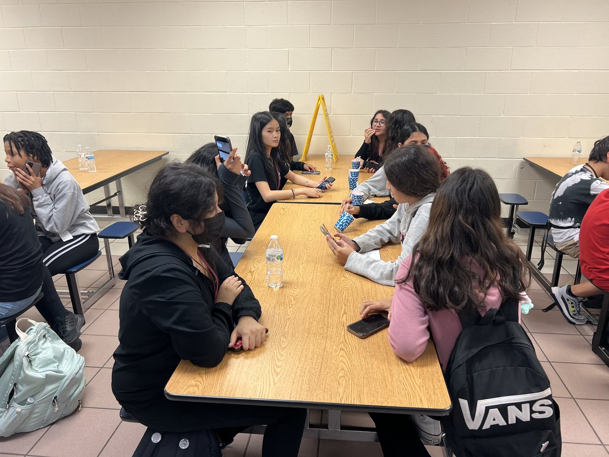 MrsSterns's tweet photo. Our students enjoyed themselves for our Honor Roll Ice Cream Social! A special thank you to our @Wunderlich_PTO for sponsoring this event for our Wildcats! 🐾 https://t.co/G4jMoeUjx4